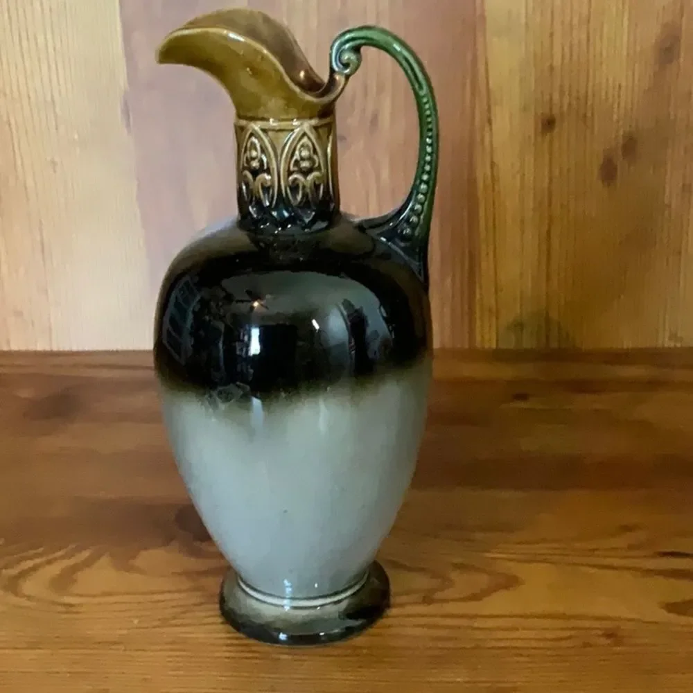 2 Vintage Czechoslovakia Hand Painted‎ Porcelain Lustreware Decorative Vase